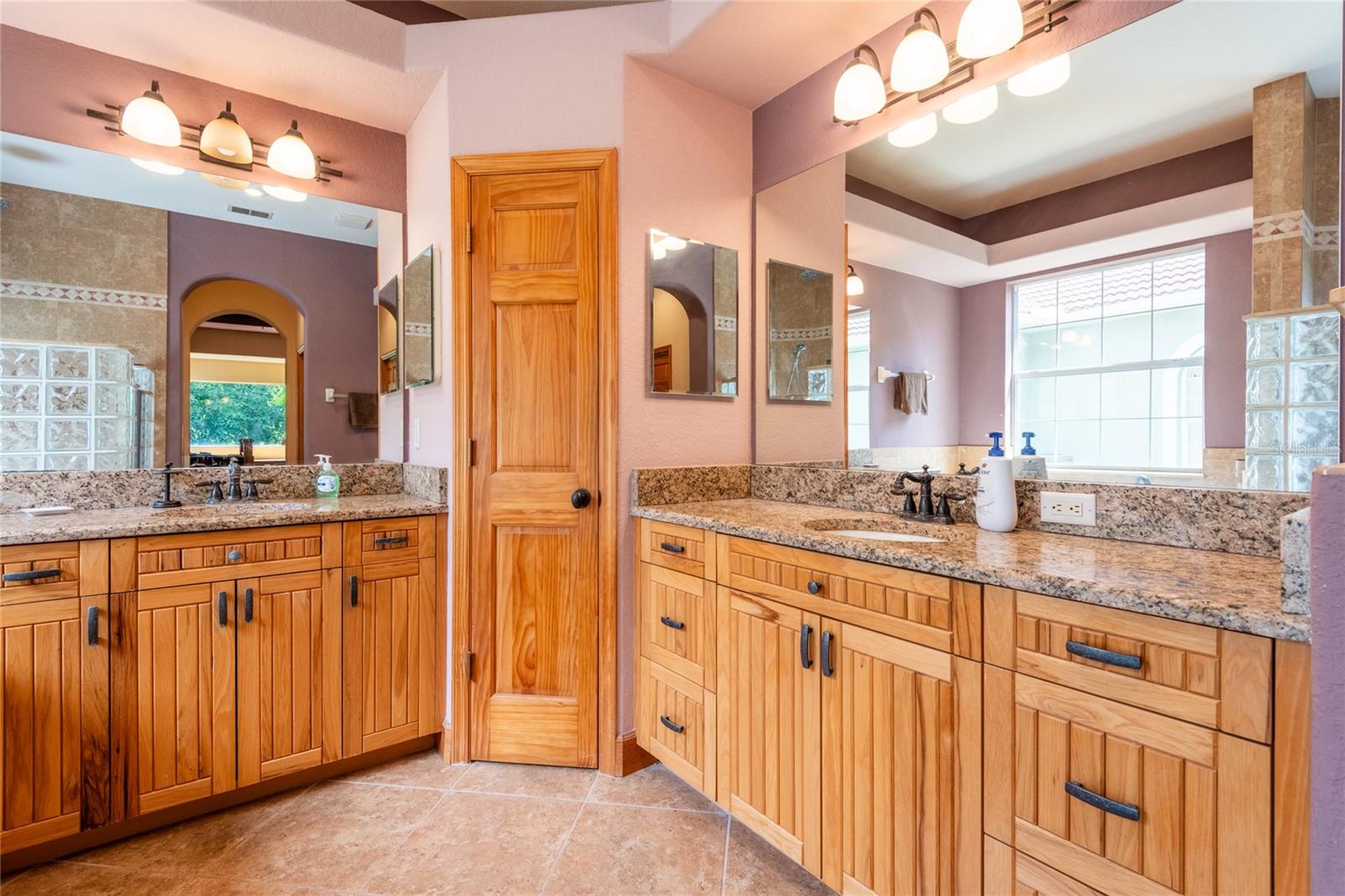 Listing photo id 32 for 6928 Cozumel Court