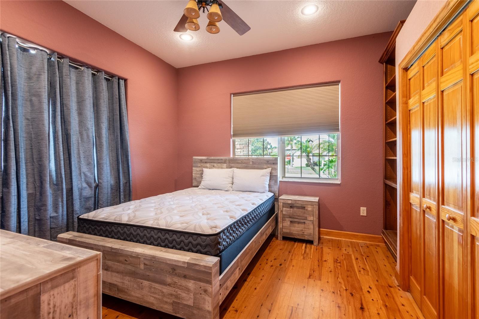 Listing photo id 35 for 6928 Cozumel Court