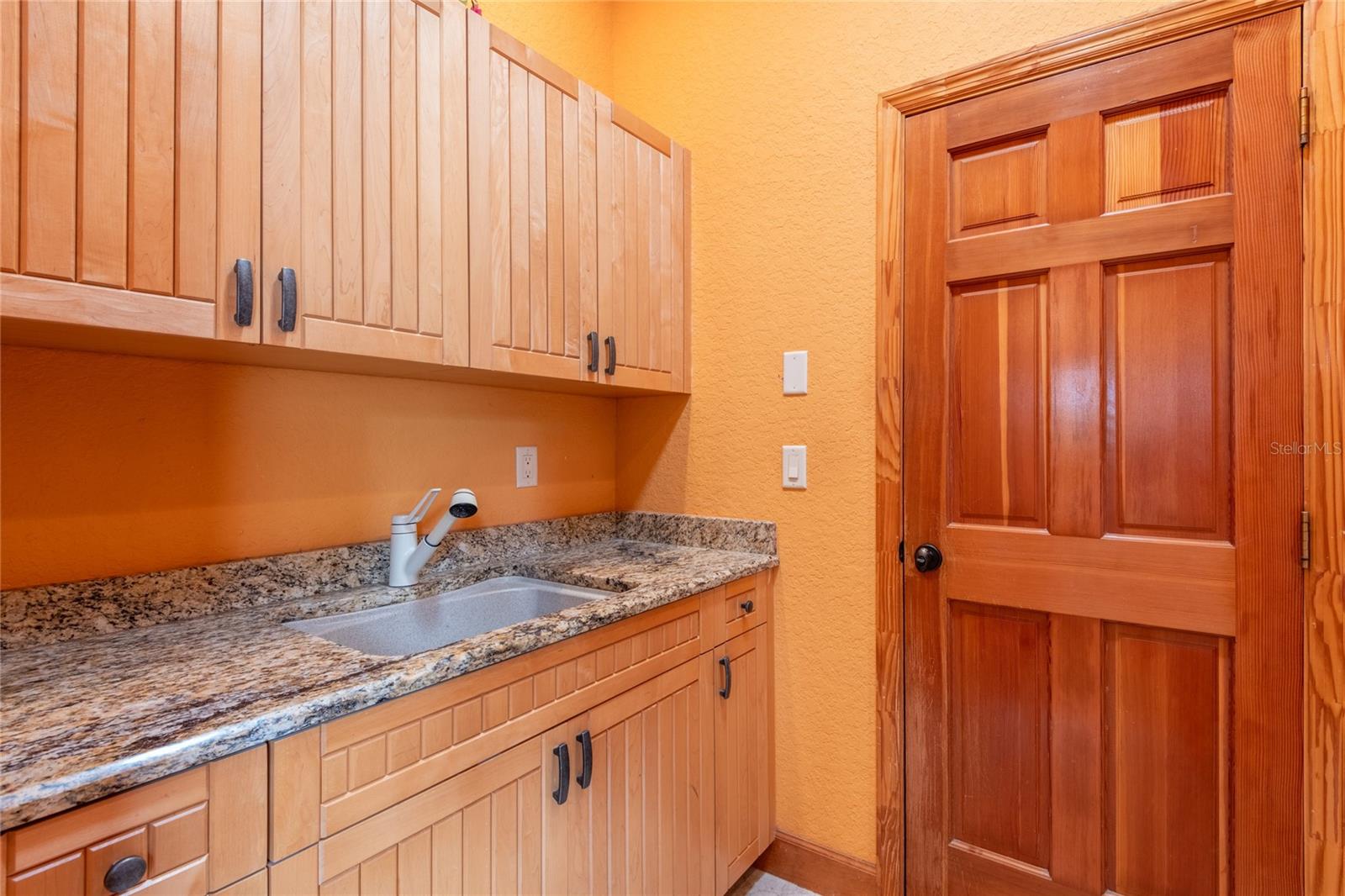 Listing photo id 38 for 6928 Cozumel Court