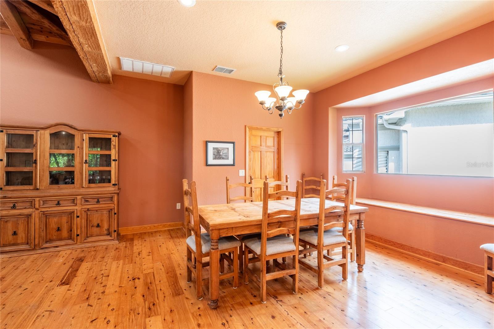 Listing photo id 4 for 6928 Cozumel Court