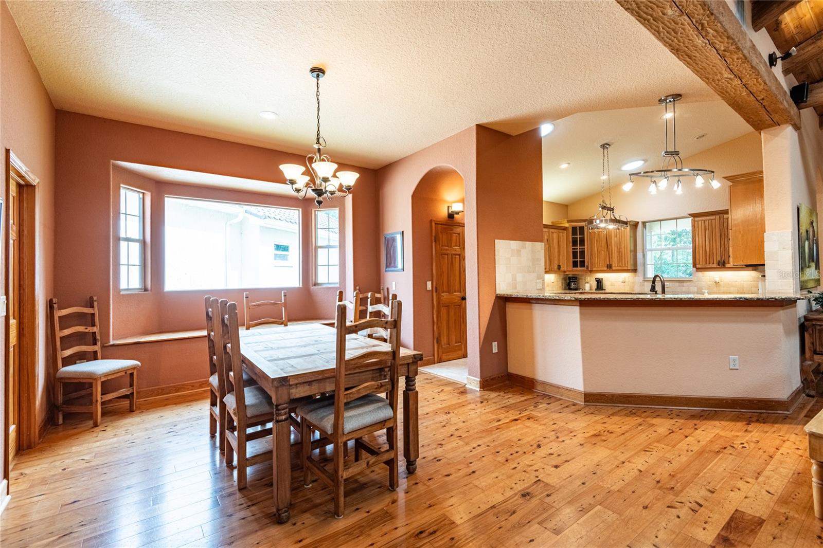 Listing photo id 5 for 6928 Cozumel Court