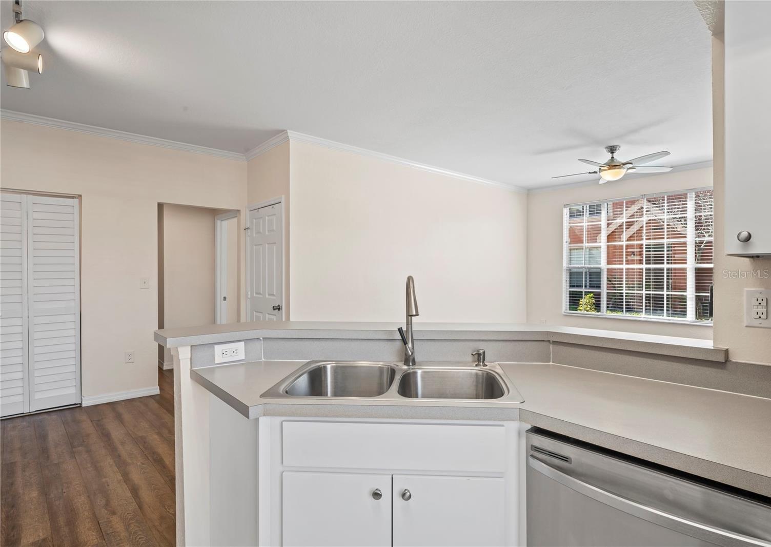 Image 10 of 42 For 10512 White Lake Court