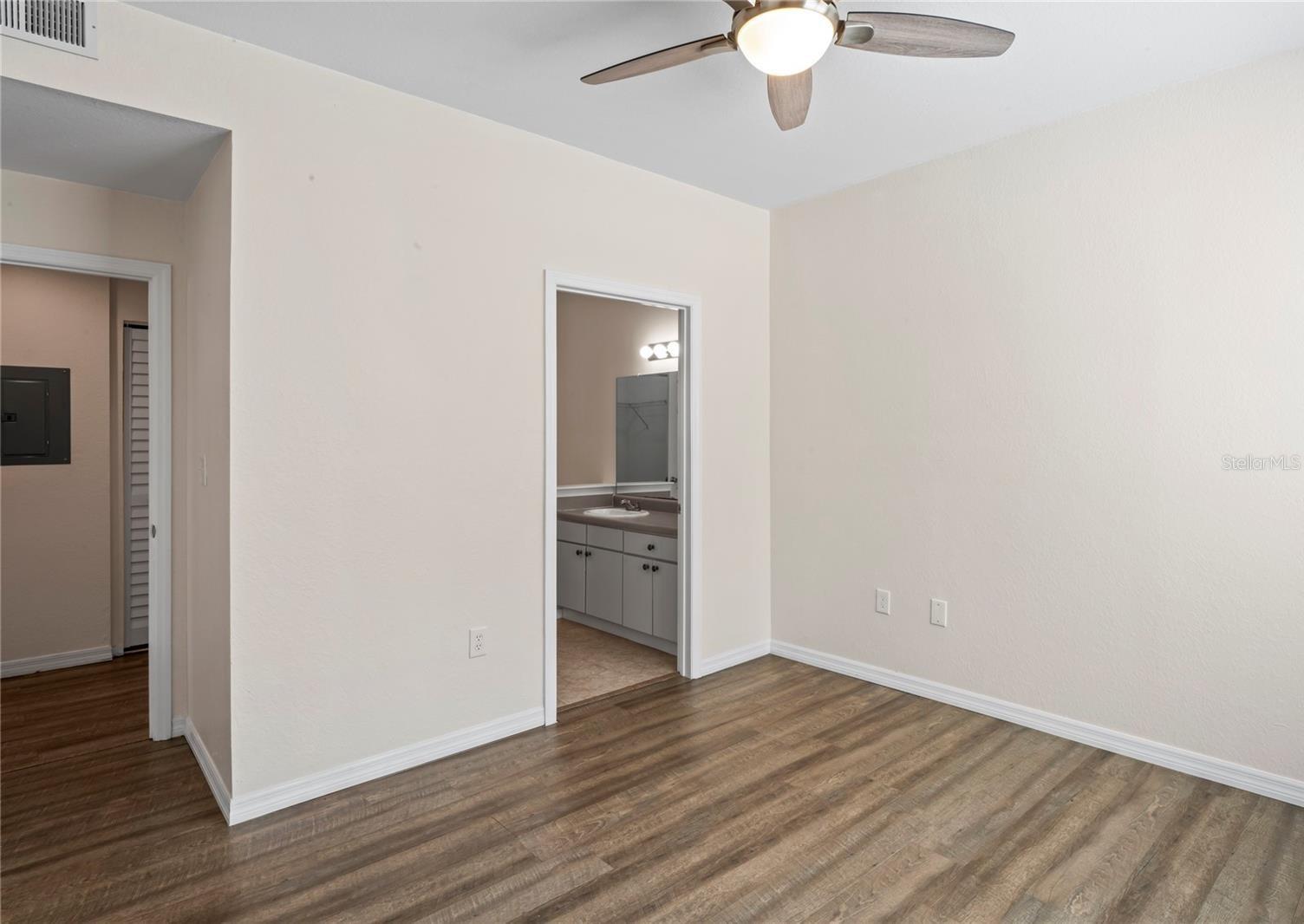 Image 18 of 42 For 10512 White Lake Court