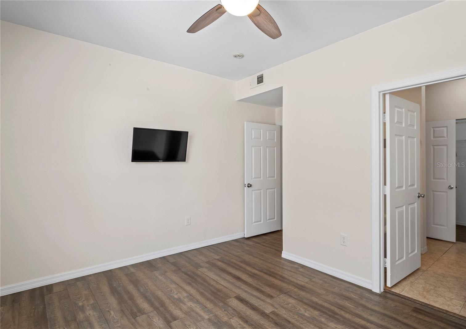 Image 19 of 42 For 10512 White Lake Court