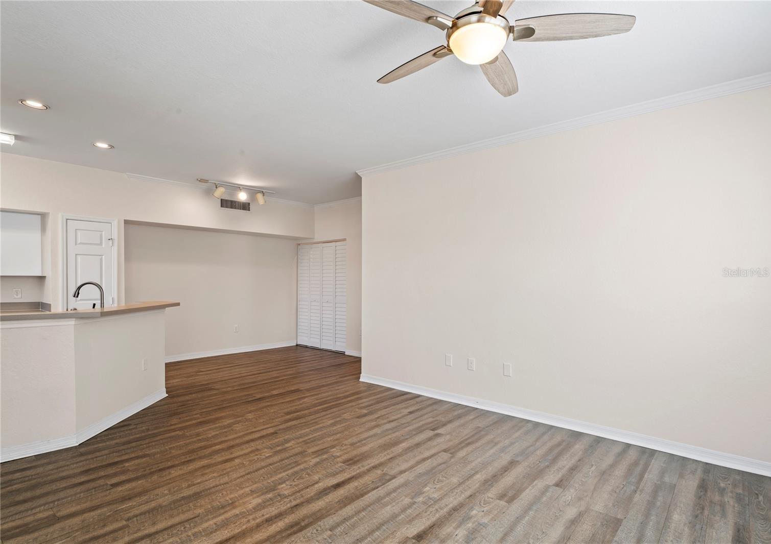 Image 7 of 42 For 10512 White Lake Court