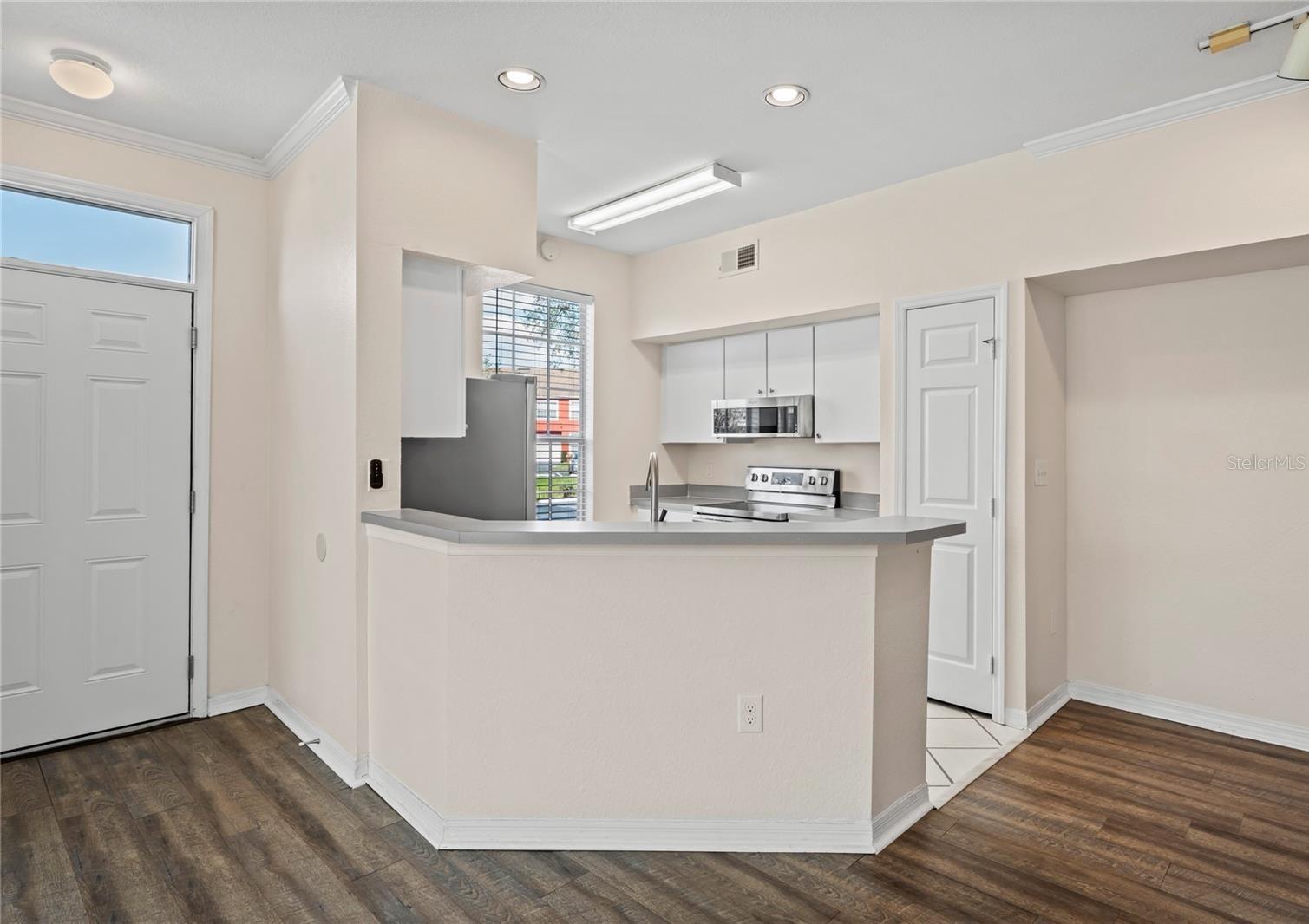 Image 8 of 42 For 10512 White Lake Court