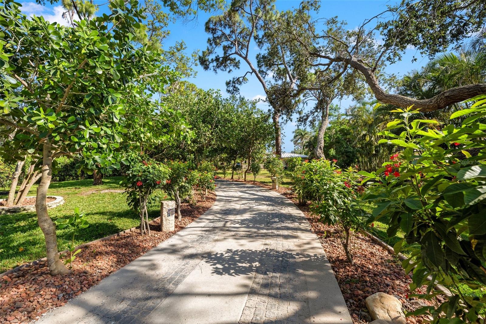 Image 11 of 66 For 2400 Pinellas Point Drive S