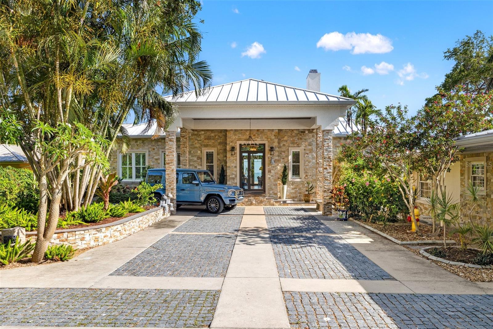 Image 14 of 66 For 2400 Pinellas Point Drive S