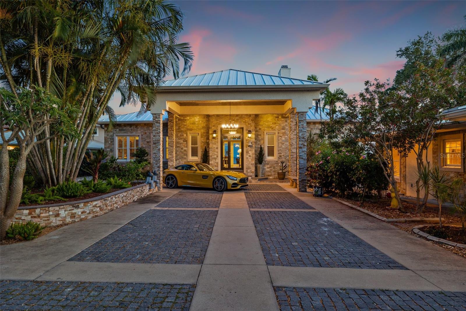 Image 4 of 66 For 2400 Pinellas Point Drive S
