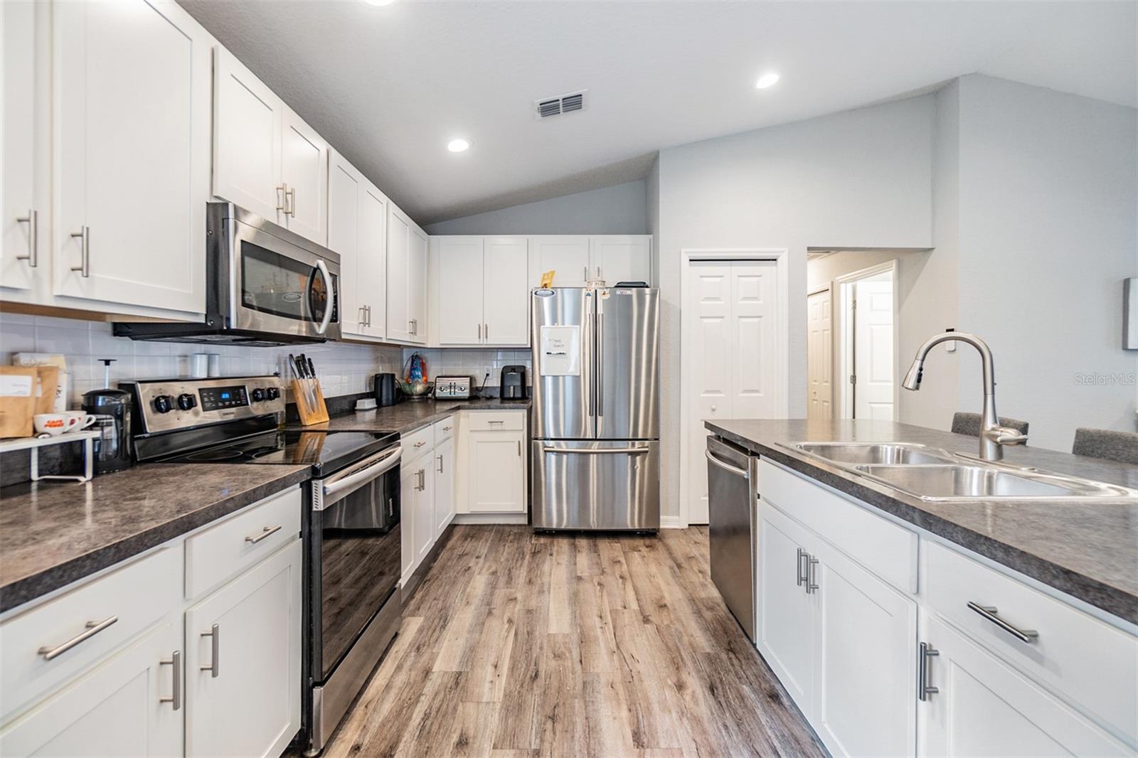 Image 12 of 39 For 13814 Harvestwood Lane