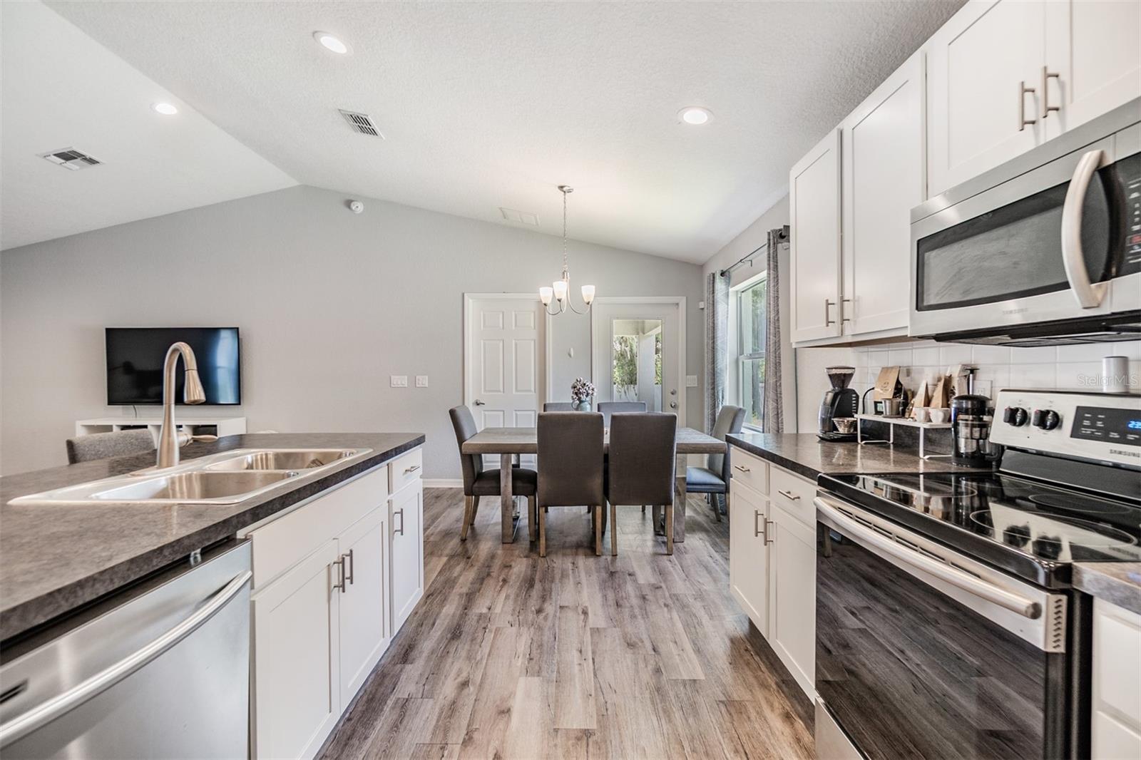 Image 14 of 39 For 13814 Harvestwood Lane