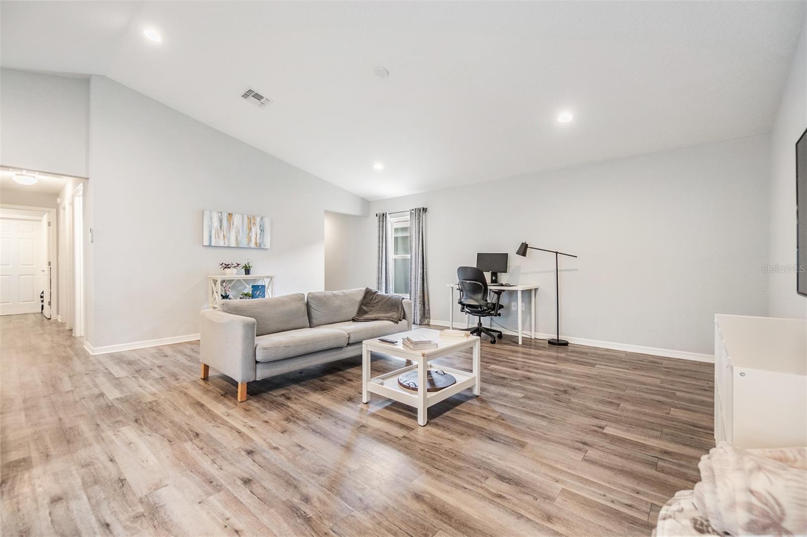 Image 5 of 39 For 13814 Harvestwood Lane