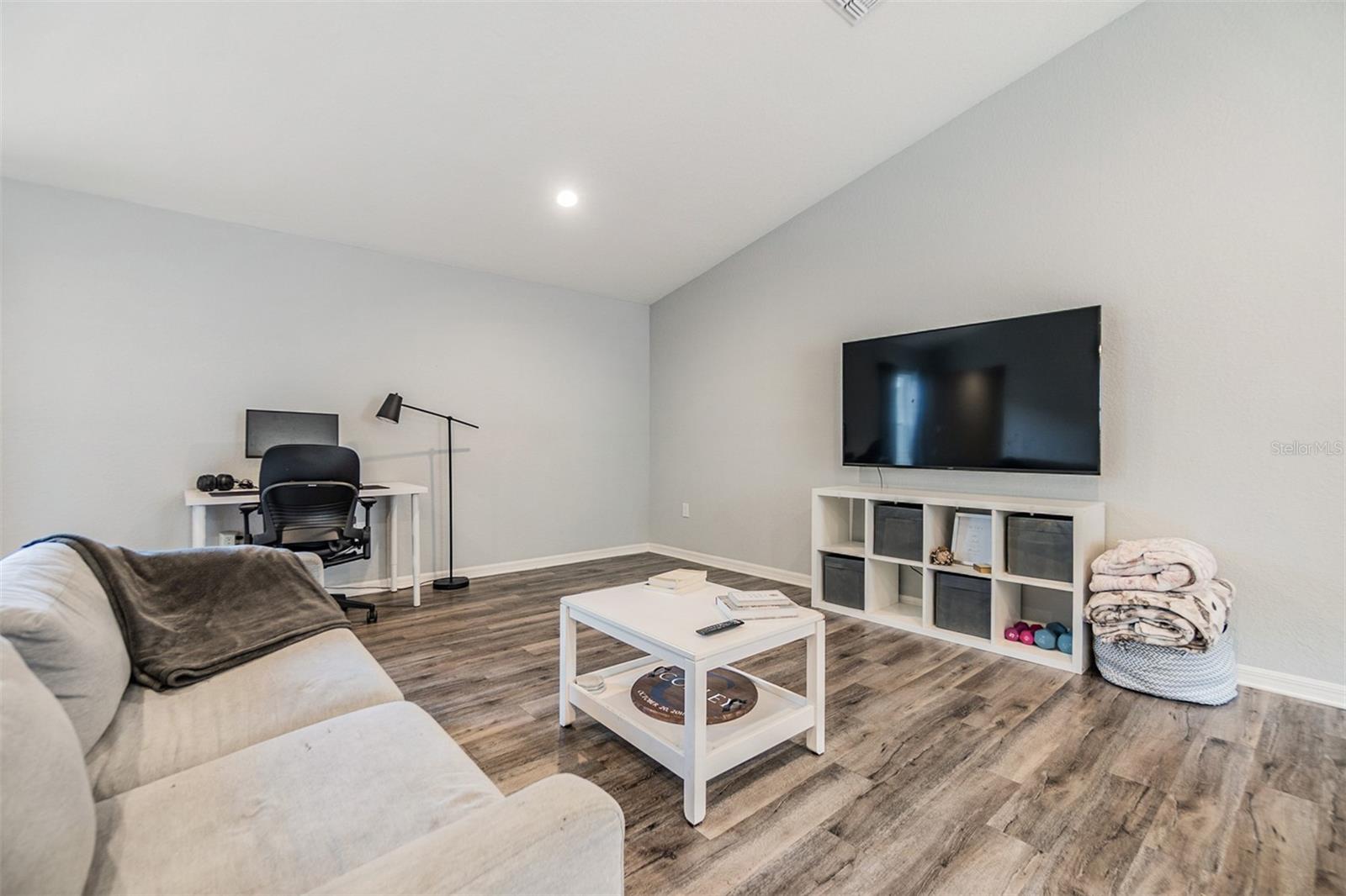 Image 8 of 39 For 13814 Harvestwood Lane