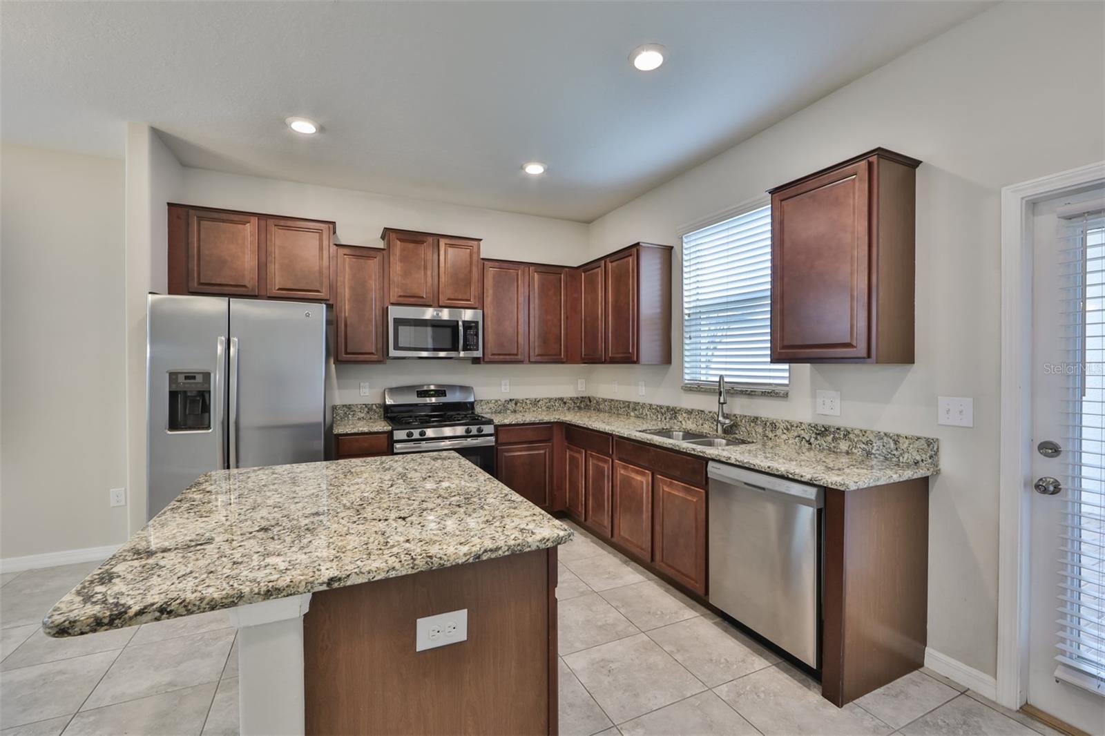 Image 5 of 36 For 6309 Shore Vista Place