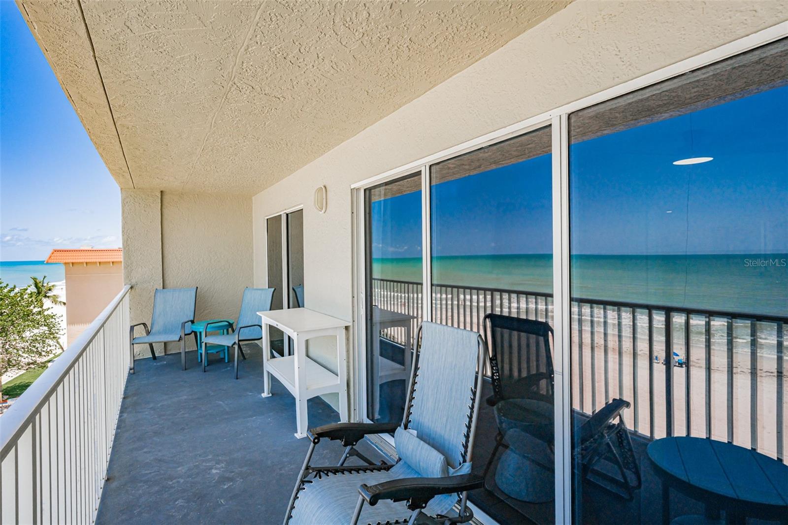 Image 10 of 53 For 17500 Gulf Boulevard 407