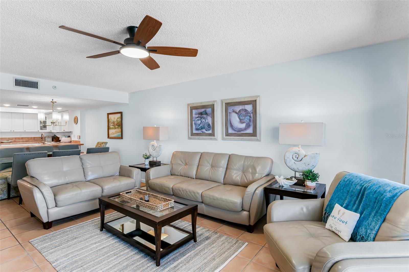 Image 14 of 53 For 17500 Gulf Boulevard 407