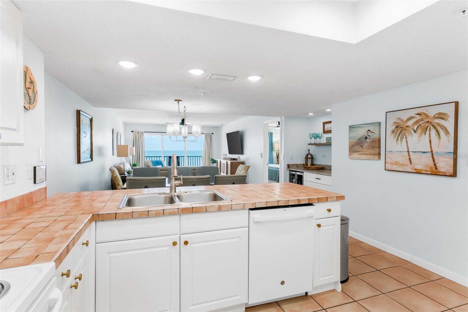 Image 24 of 53 For 17500 Gulf Boulevard 407