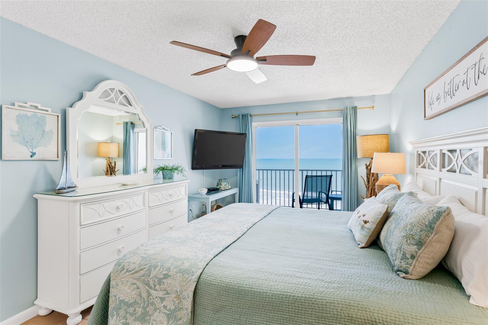 Image 26 of 53 For 17500 Gulf Boulevard 407