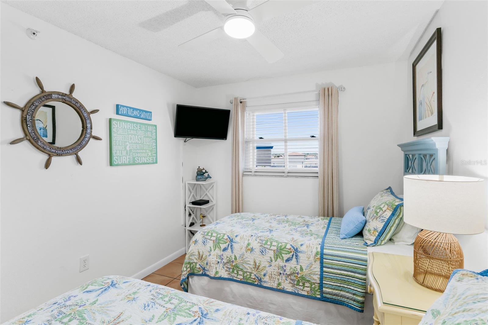 Image 41 of 53 For 17500 Gulf Boulevard 407