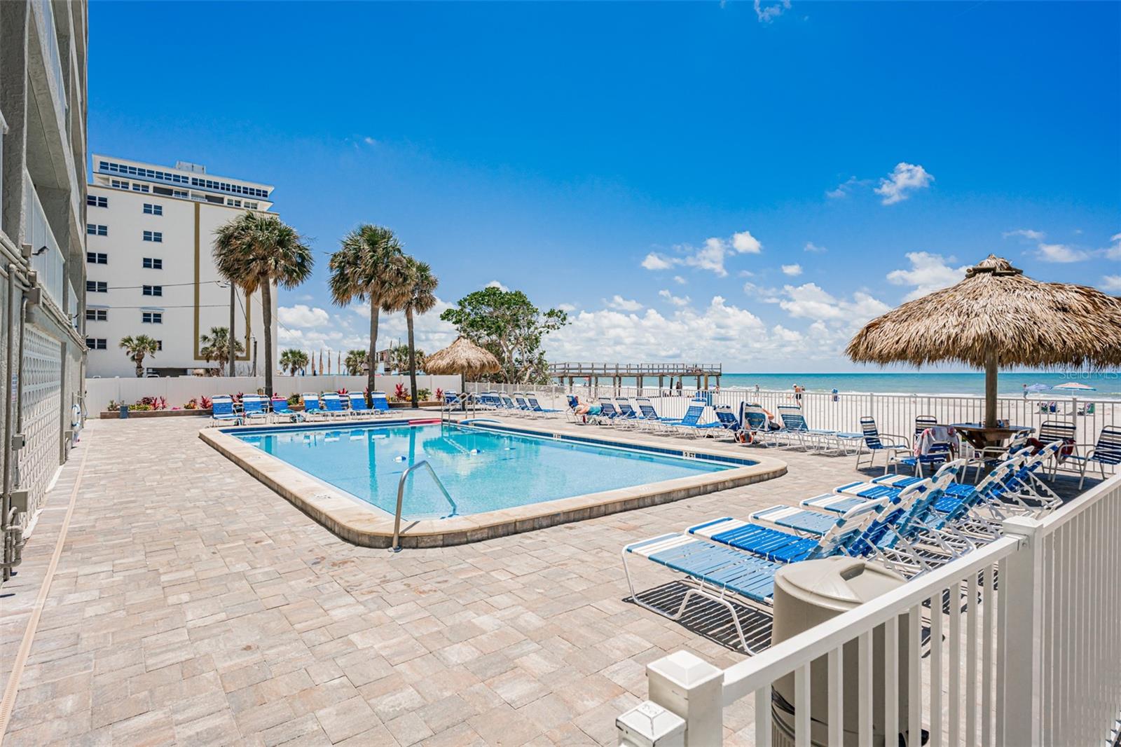 Image 48 of 53 For 17500 Gulf Boulevard 407