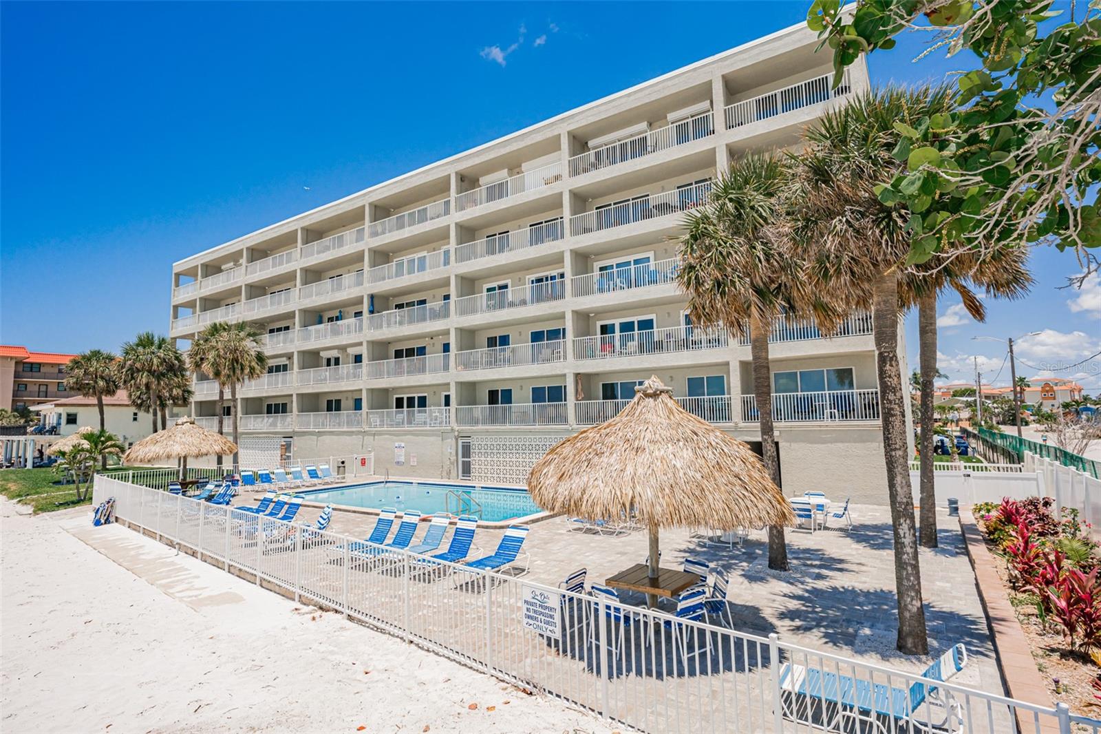 Image 50 of 53 For 17500 Gulf Boulevard 407