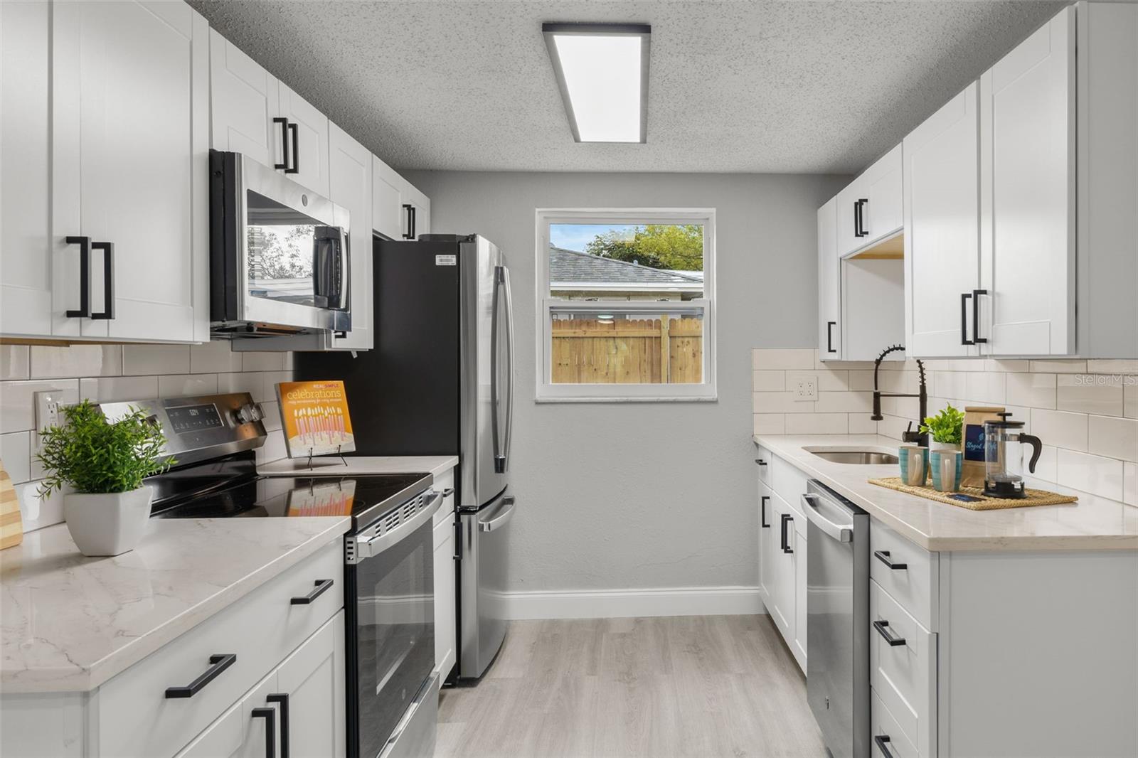 Image 11 of 34 For 6804 Tierra Verde Street