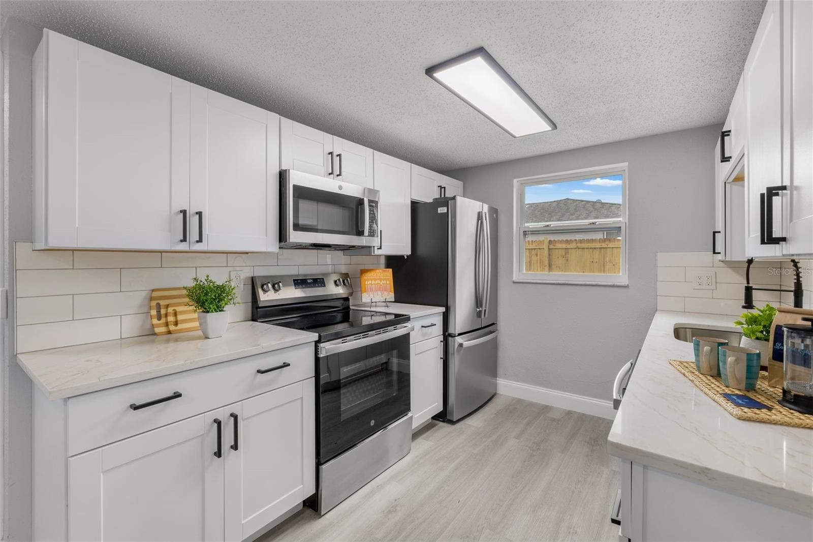 Image 13 of 34 For 6804 Tierra Verde Street