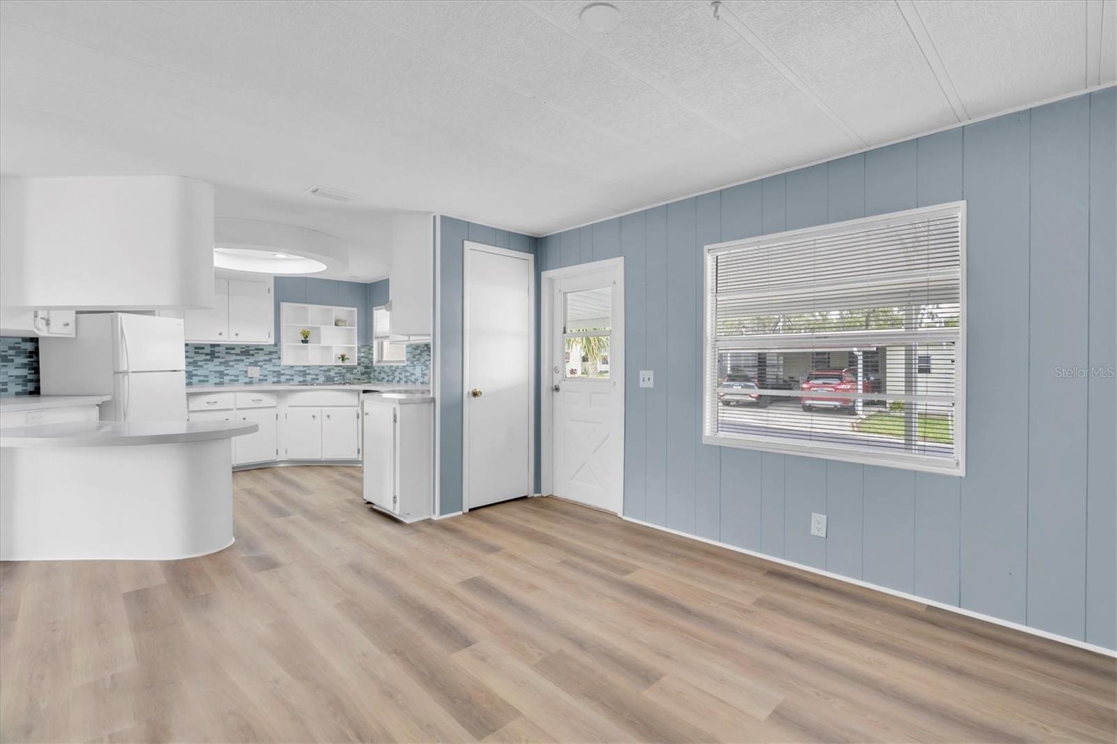 Listing photo id 9 for 11 Palm Forest Drive