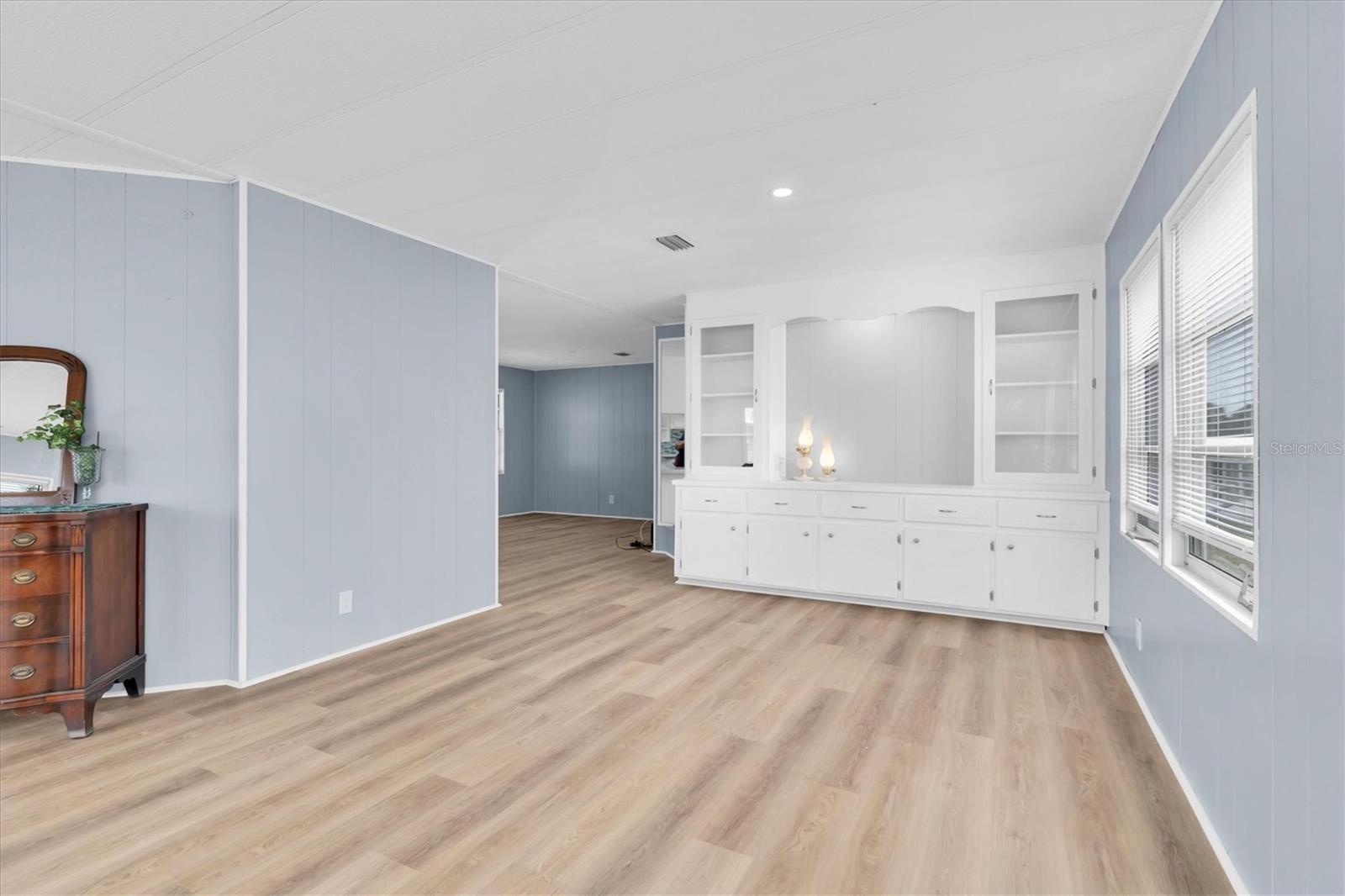 Listing photo id 15 for 11 Palm Forest Drive