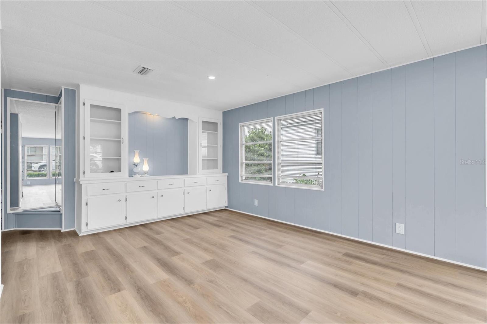 Listing photo id 16 for 11 Palm Forest Drive