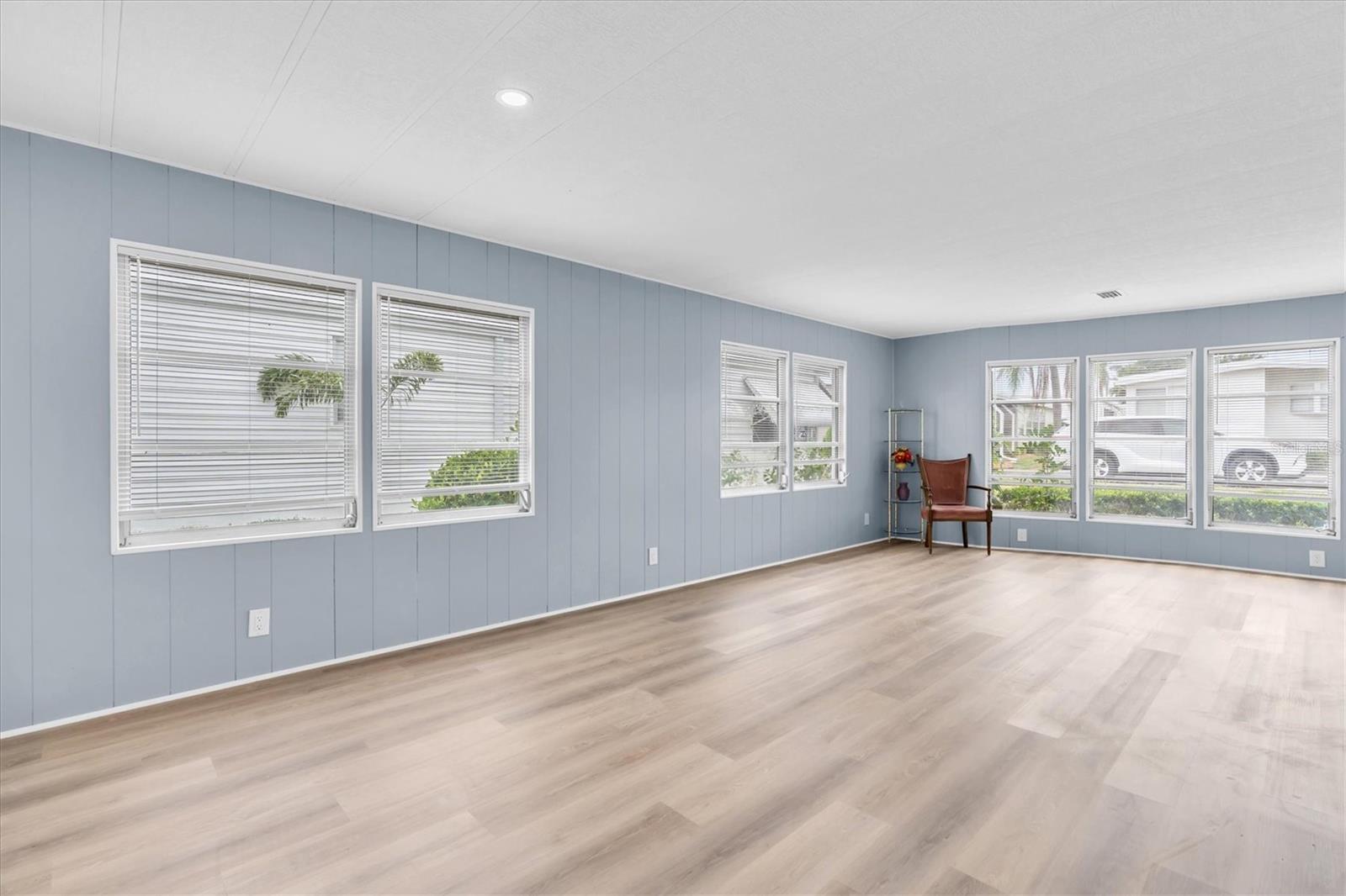 Listing photo id 18 for 11 Palm Forest Drive