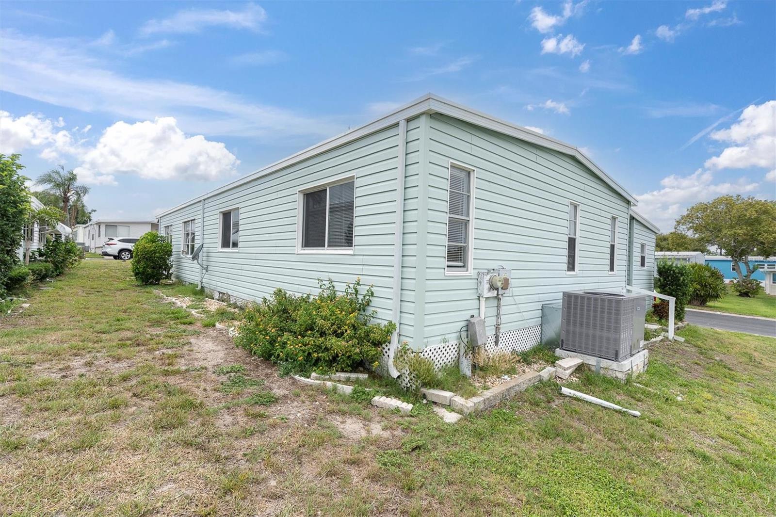 Listing photo id 28 for 11 Palm Forest Drive