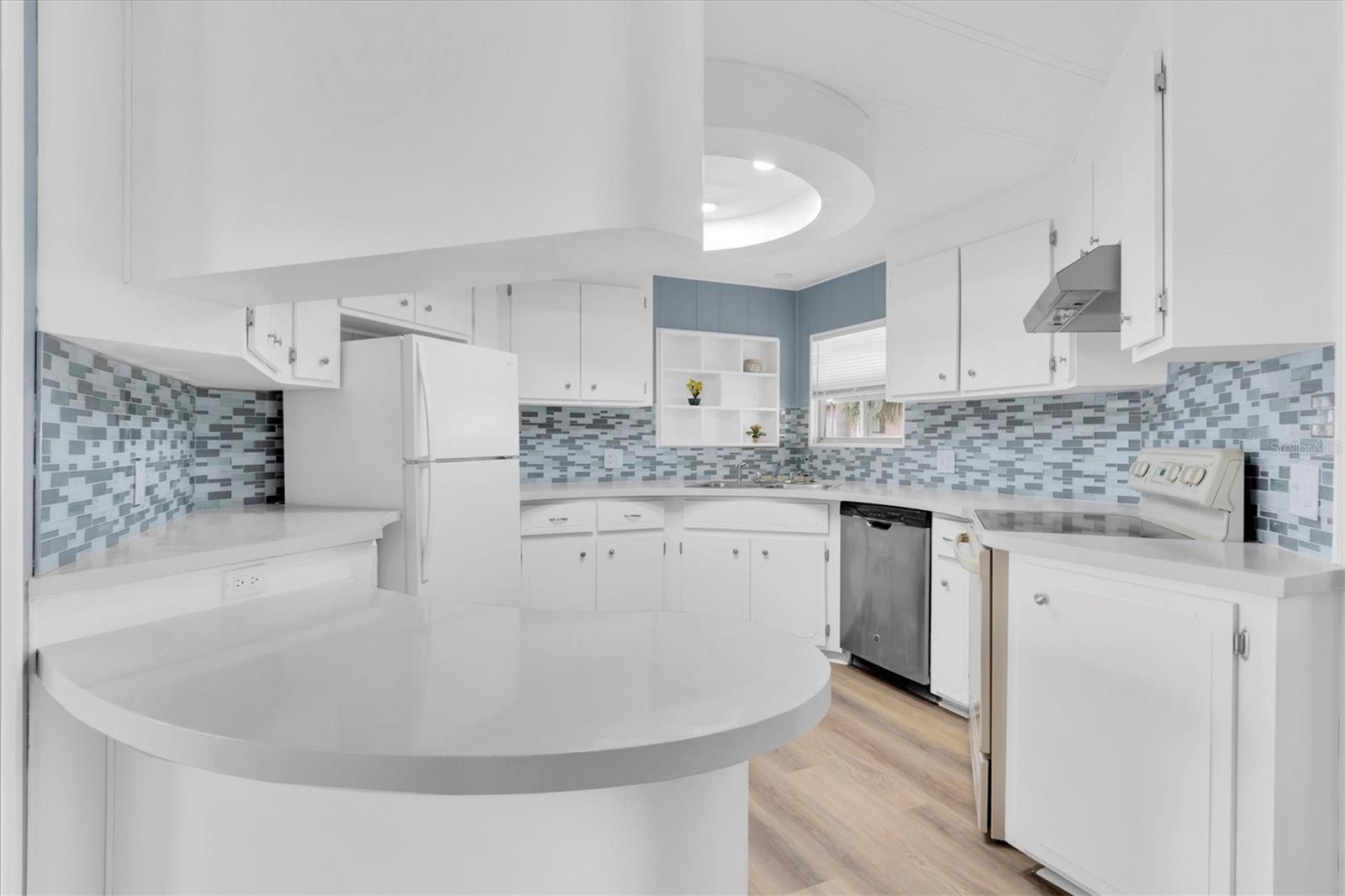 Listing photo id 4 for 11 Palm Forest Drive