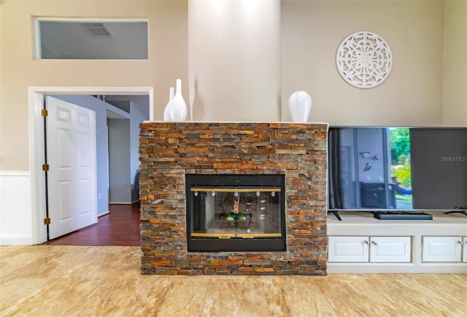 Image 16 of 58 For 18504 Country Crest Place