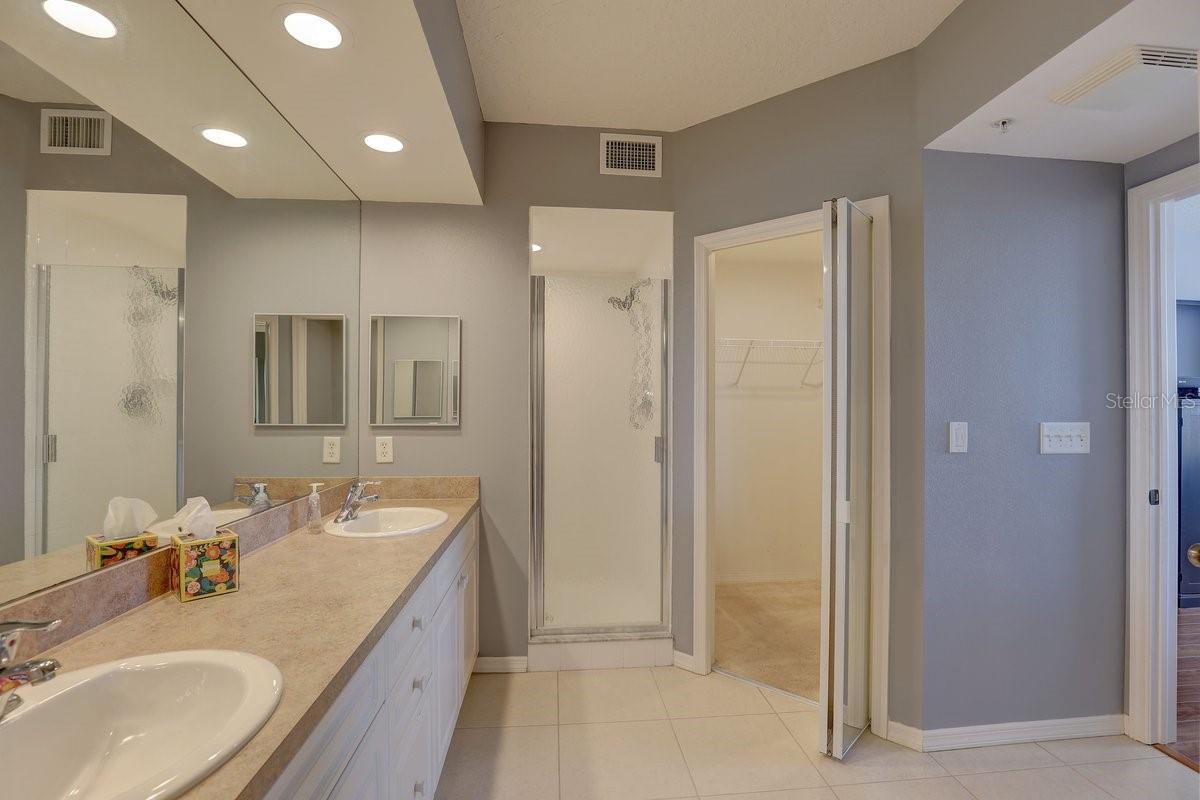 Image 20 of 31 For 960 Starkey Road 2405