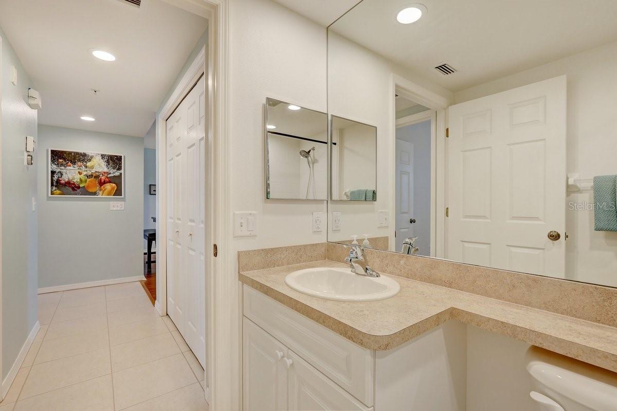 Image 25 of 31 For 960 Starkey Road 2405