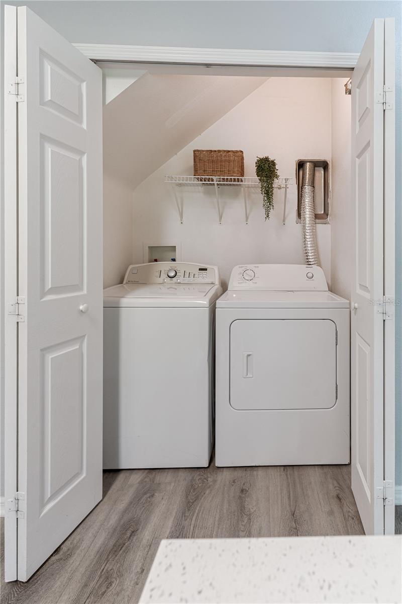 Image 10 of 21 For 1250 Charlesworth Drive