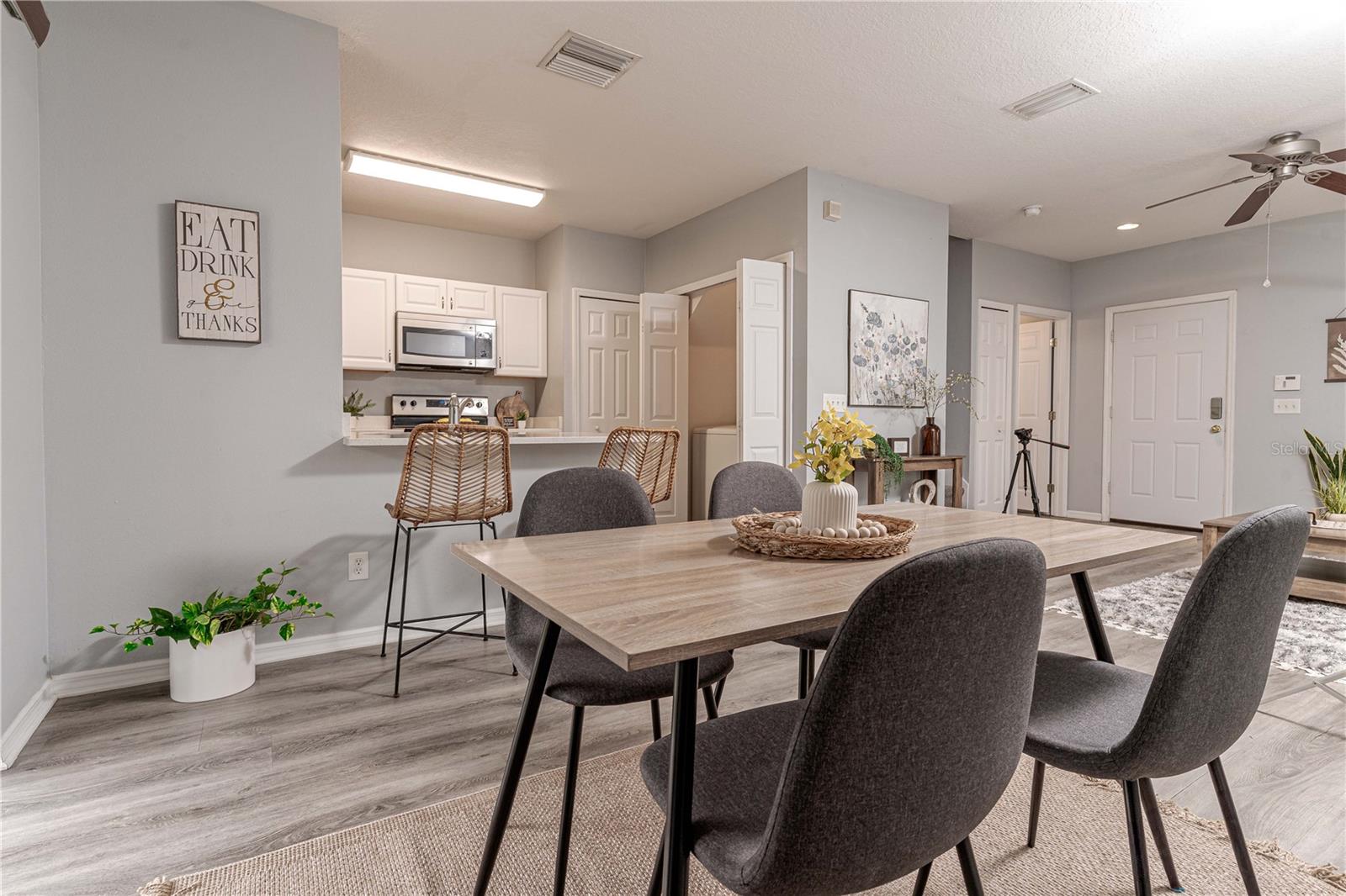 Image 3 of 21 For 1250 Charlesworth Drive