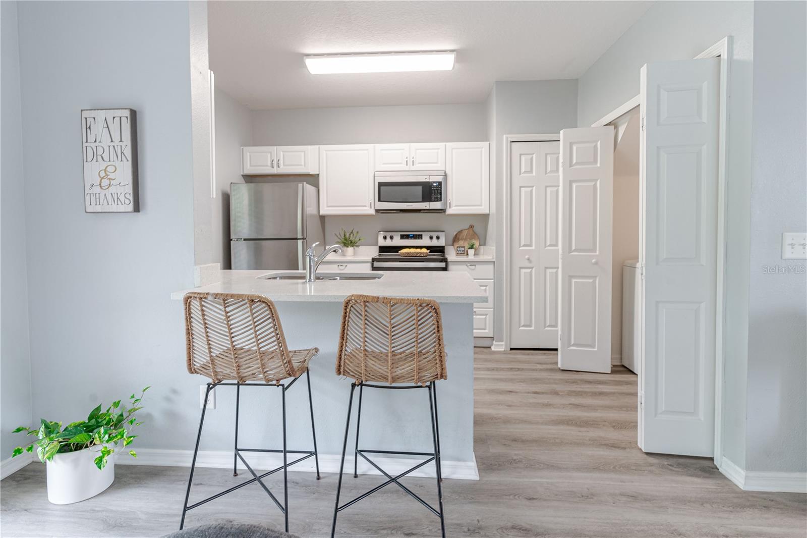 Image 9 of 21 For 1250 Charlesworth Drive