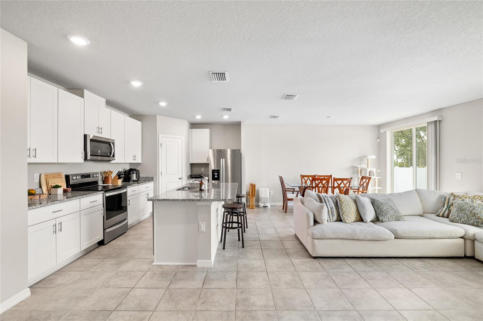 Image 10 of 32 For 11123 Thornberry Drive