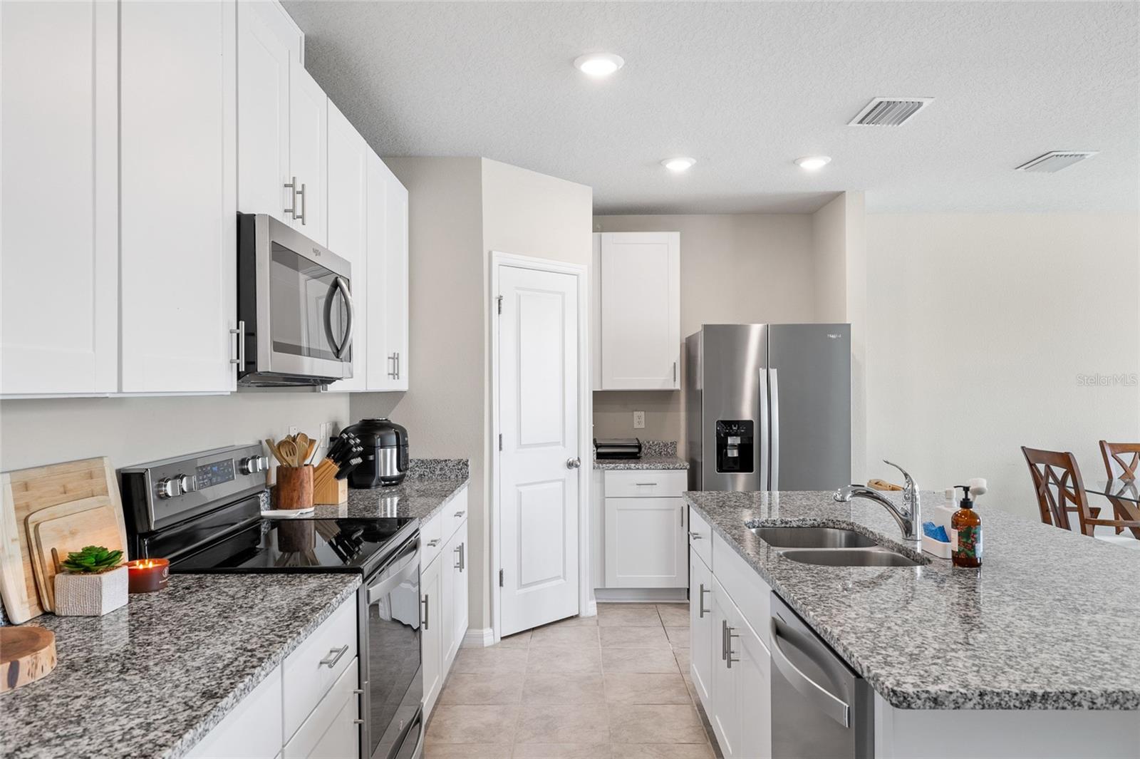 Image 11 of 32 For 11123 Thornberry Drive