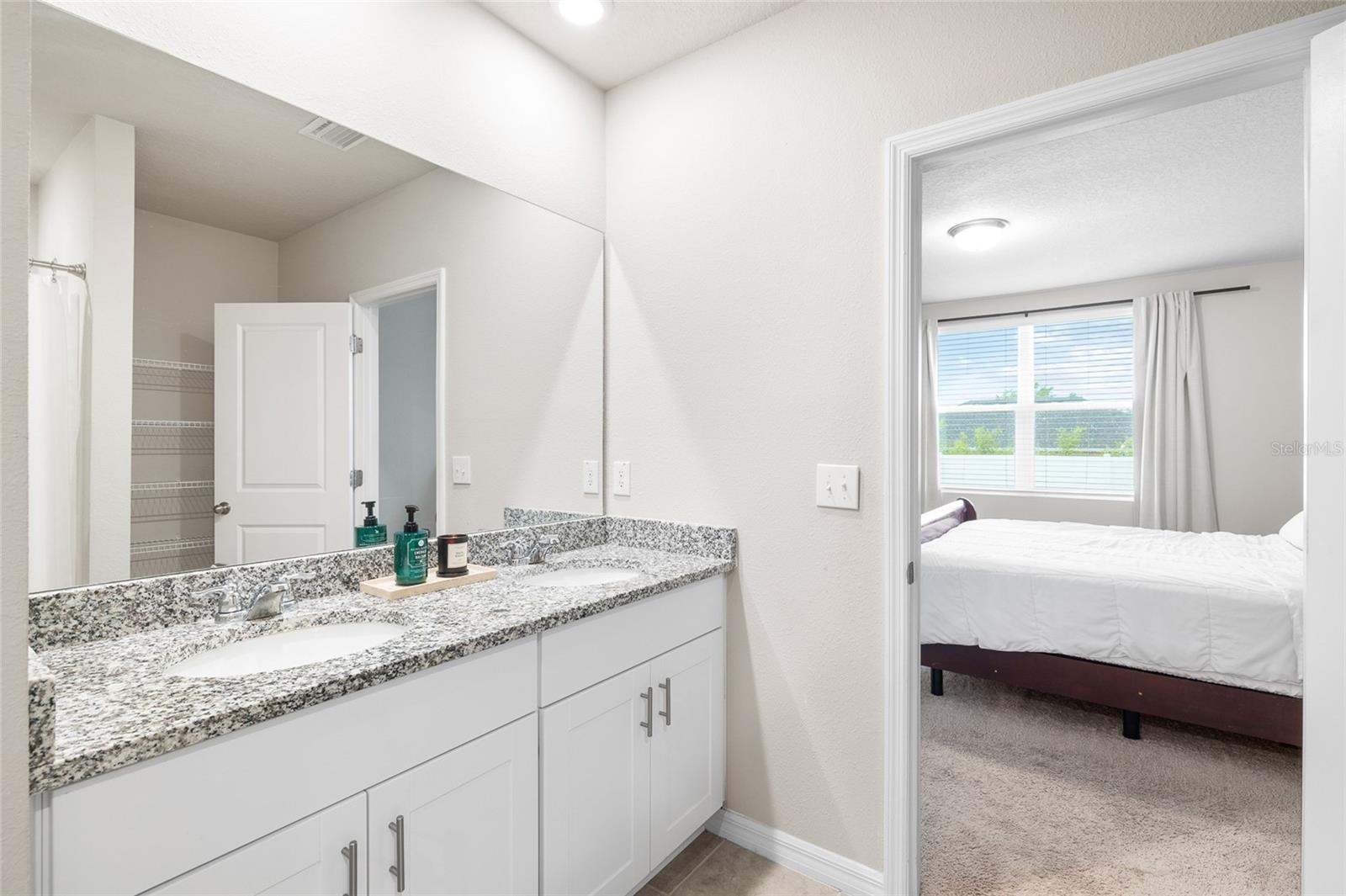 Image 14 of 32 For 11123 Thornberry Drive