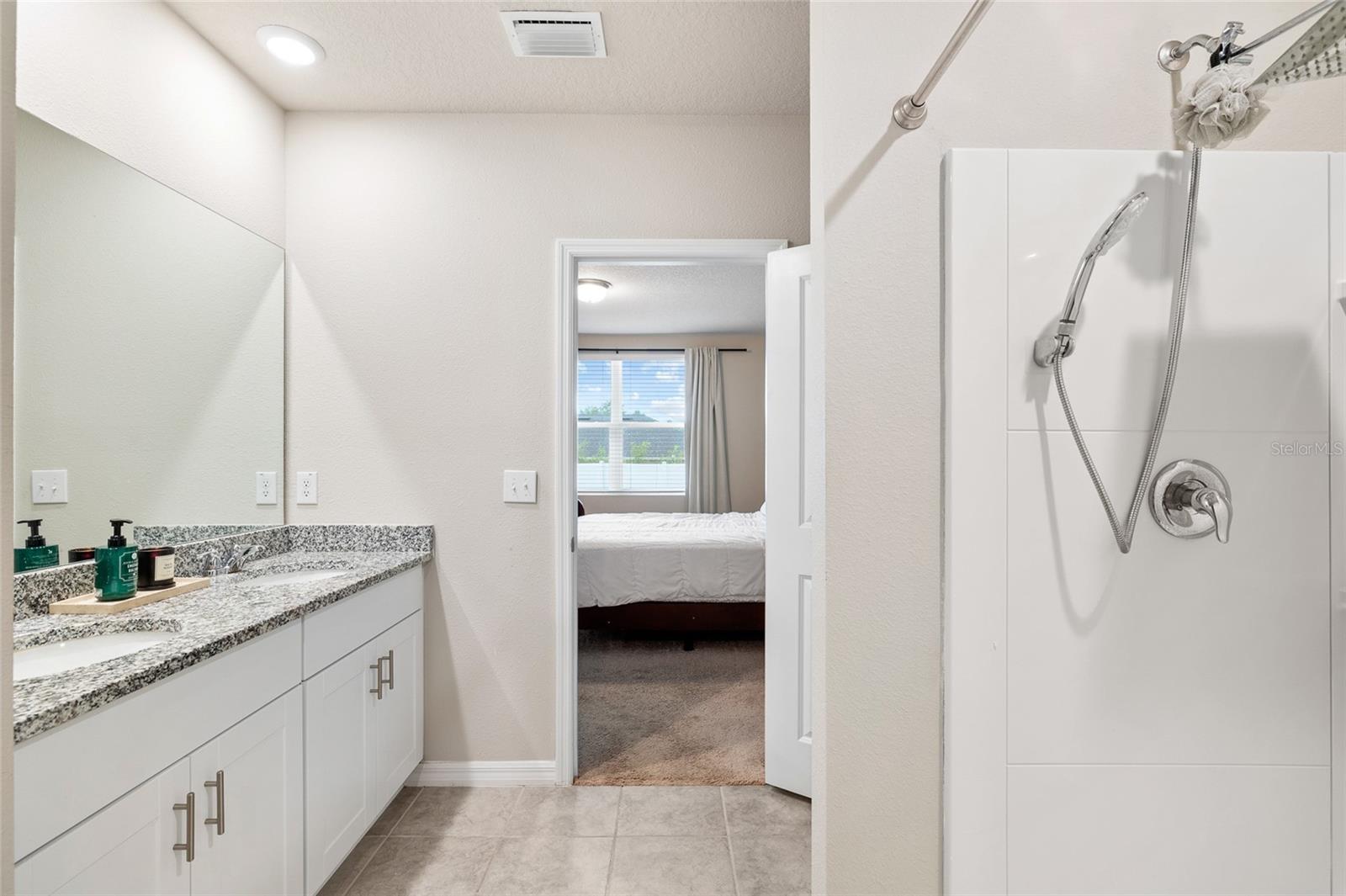 Image 16 of 32 For 11123 Thornberry Drive