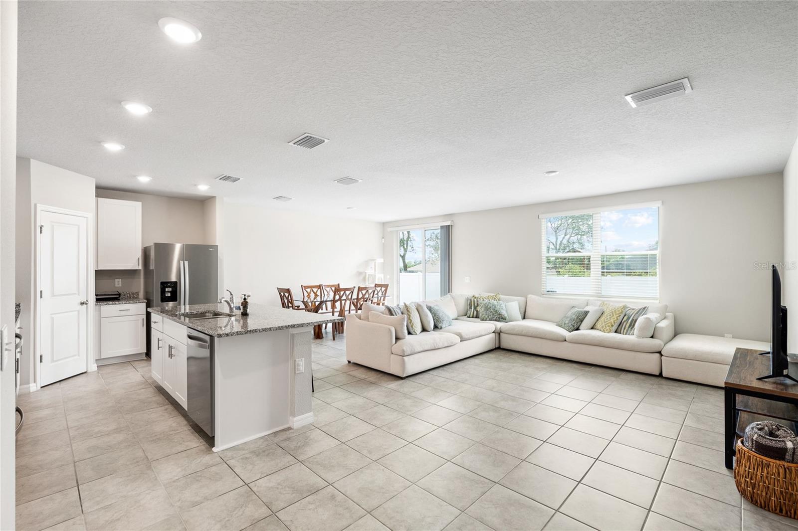 Image 8 of 32 For 11123 Thornberry Drive