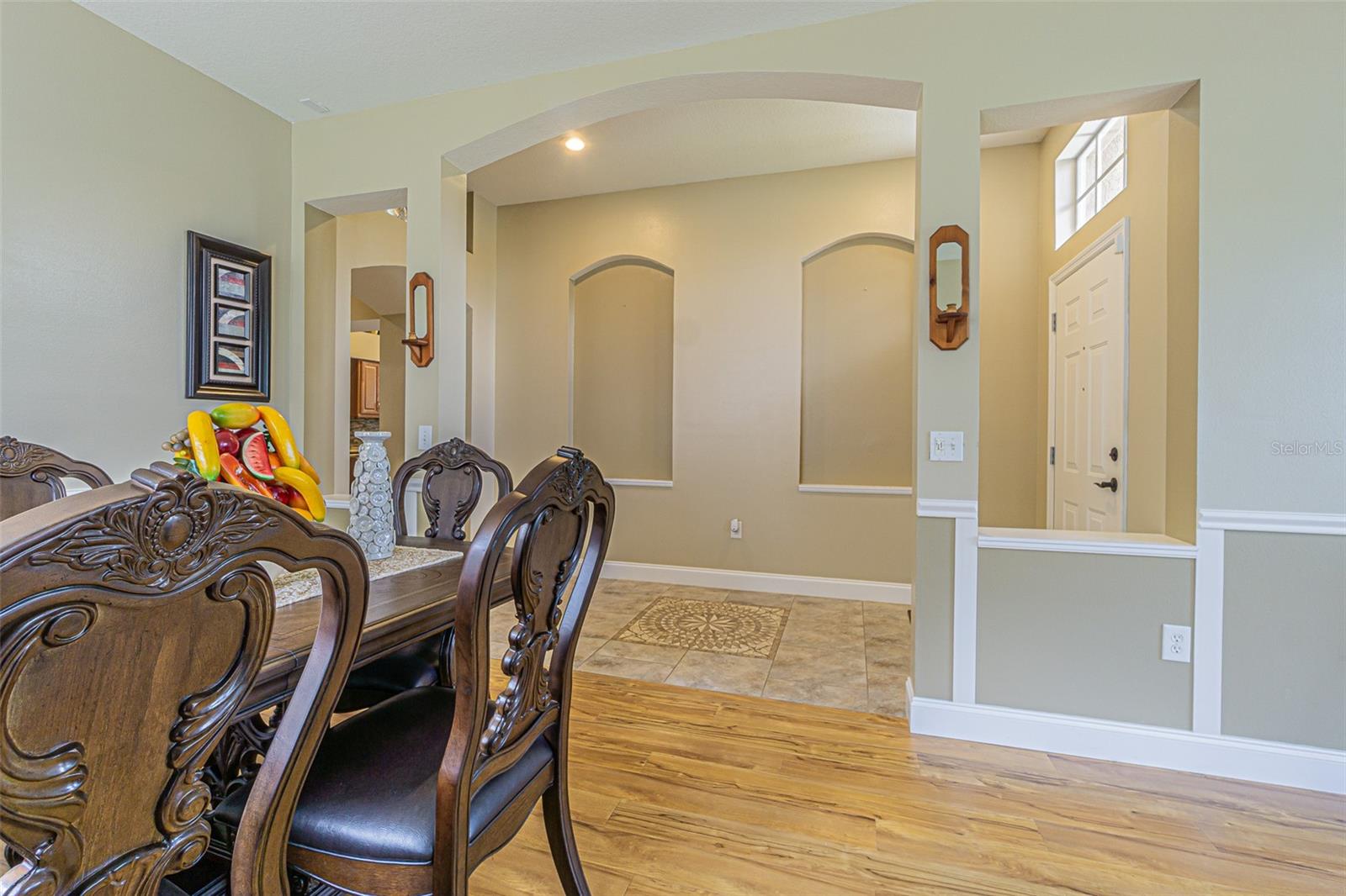 Image 17 of 49 For 2124 Rensselaer Drive