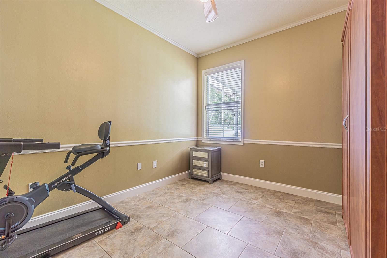 Image 30 of 49 For 2124 Rensselaer Drive
