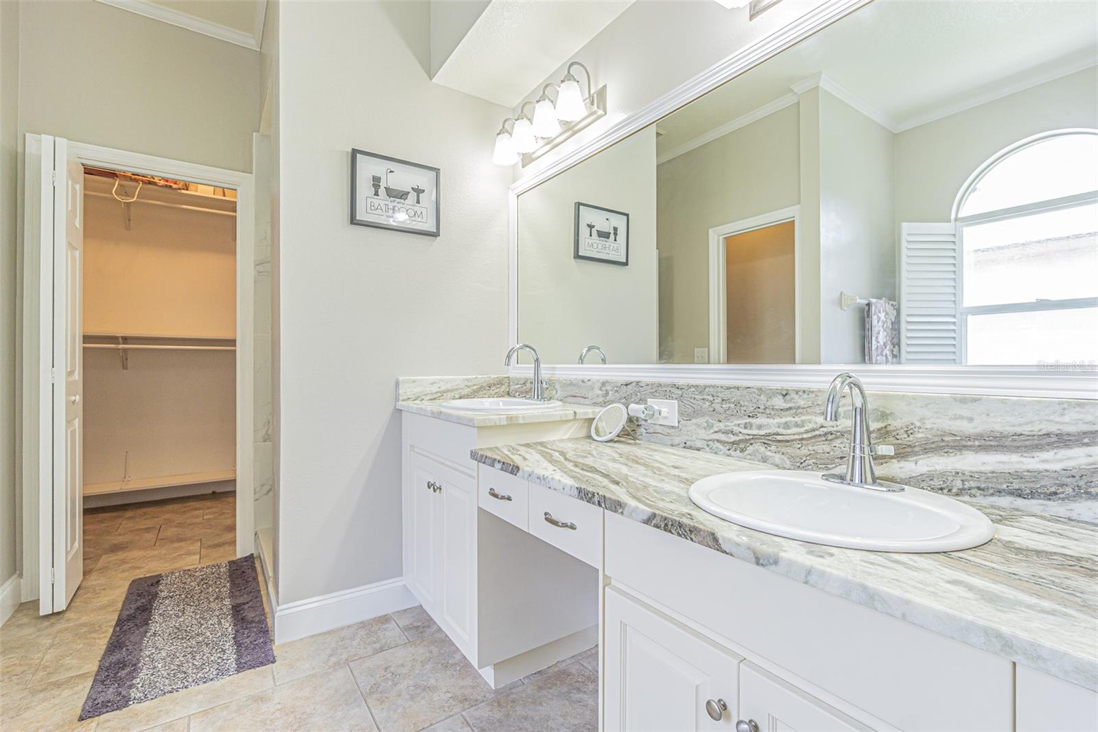 Image 37 of 49 For 2124 Rensselaer Drive