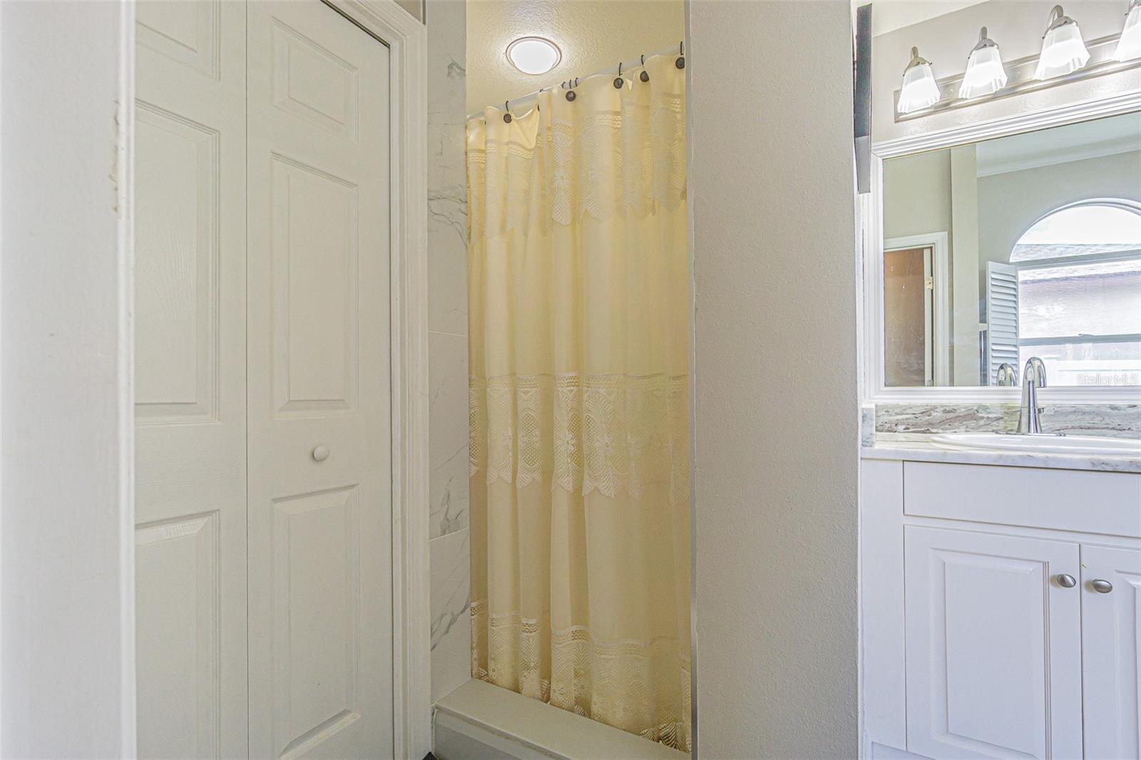 Image 39 of 49 For 2124 Rensselaer Drive
