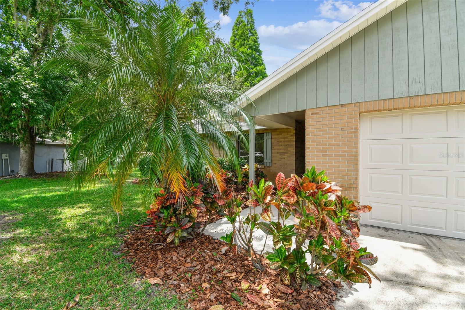 Image 10 of 79 For 4221 Meadowbend Court