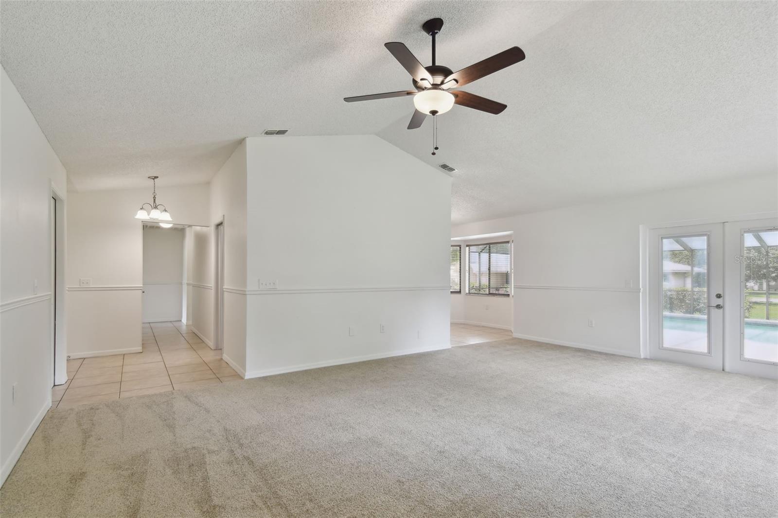 Image 16 of 79 For 4221 Meadowbend Court